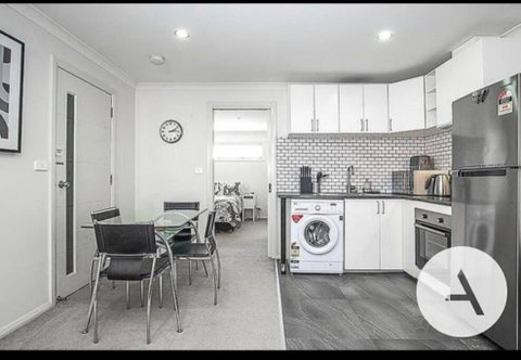 Modern Cottage Central Location - Accommodation Perth 0