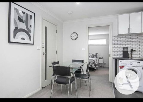 Modern Cottage Central Location - Accommodation Perth 2