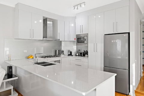 Modern Scarborough Townhouse - Perth Resorts 3