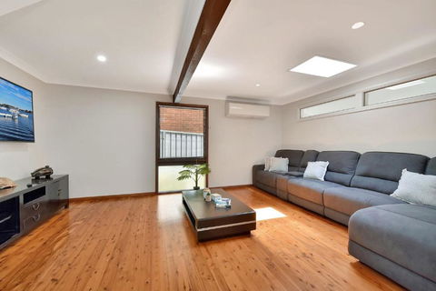 NEW PropertyBreezy Bayside Haven At Brightwaters - Accommodation Perth 2