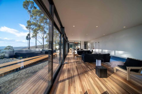 Mountain Top Snug, House Itas - Perth Resorts 3