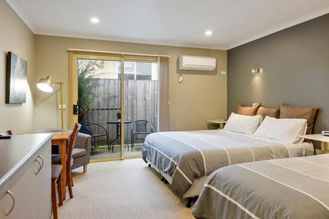 Motel Strahan - Accommodation Perth 2