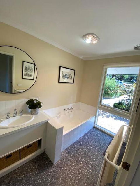 Mount Hope Estate Vineyard - Accommodation Perth 2
