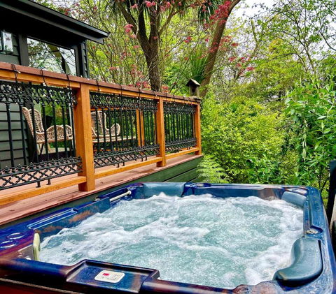 Mountain Cottage In Dandenong Ranges - Perth Resorts 1