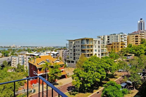 Mountway Holiday Apartments - Accommodation Perth 2