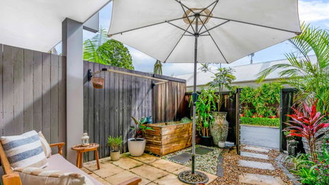 Mullum Haven 3 - Central & Stylish Townhouse - Accommodation Perth 2