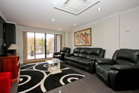 Nautilos On The Harbour - Accommodation Perth 3