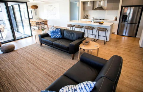 NAUTILUS - Accommodation Perth 0