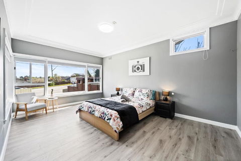 New 2 Bedroom House 500m To Mall With Free Parking - Accommodation Perth 0