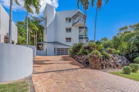 NEW! 2BR Whitsundays Oasis W/ Ocean Views - Accommodation Perth 3