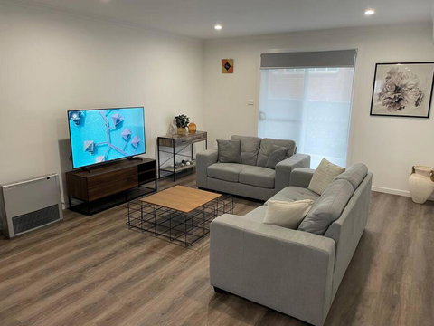 New 3 Bedroom House In Cooma - Perth Resorts 0