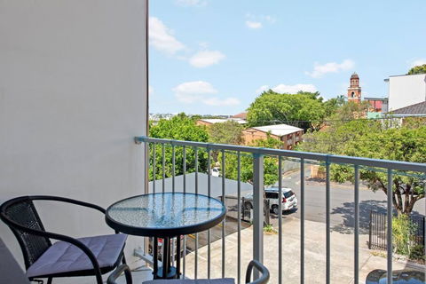 New Farm Nest- 2Bed 1Bath Balcony - Accommodation Perth 2