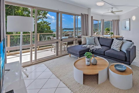 NEW! Gorgeous 2BR Apartment With Stunning Ocean Views! - Accommodation Perth 0