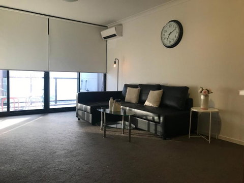 New Luxurious Skyview 2Bedroom Apartment Liverpool - Accommodation Perth 3