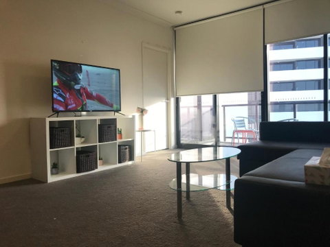 New Luxurious Skyview 2Bedroom Apartment Liverpool - Accommodation Perth 1