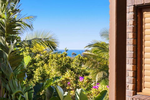 NEW Luxury Angourie Villa! Dream Location, WiFi ++ - Accommodation Perth 3