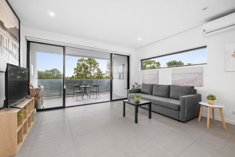 New Modern 2BR 2baths Apt In Homebush Sleeps 6 - Accommodation Perth 2