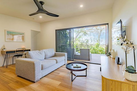 New - Our Treehouse Near Alex Beach - Accommodation Perth 0