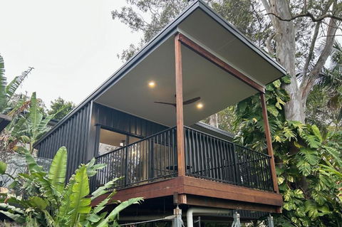 New - Our Treehouse Near Alex Beach - Accommodation Perth 1