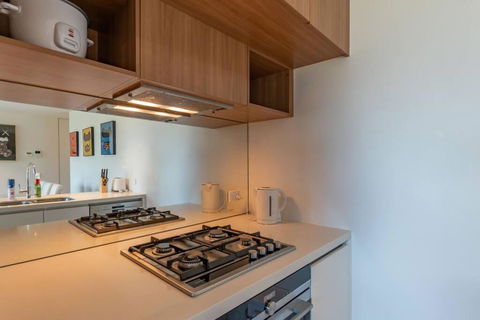 Next To Station Family & Friend Free Parking - Perth Resorts 3