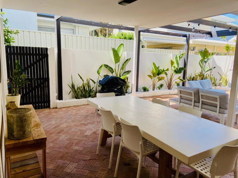 NOR214 - Northstead Coastal Charm - Accommodation Perth 1
