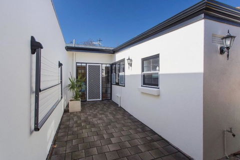 North Adelaide Row Cottage Monte - Accommodation Perth 1