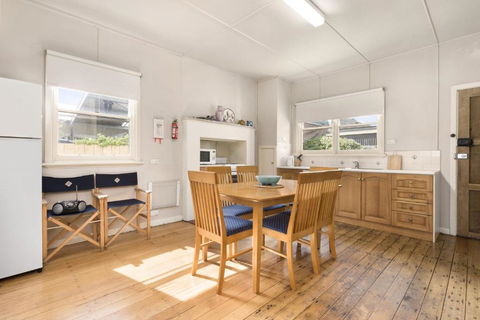 Oak And Pine - Accommodation Perth 2