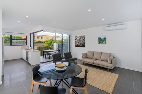 Oxford Steps - Executive 2BR Bulimba Apartment Across From The Park On Oxford St - Perth Resorts 0