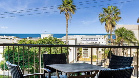 Oceanic Unit 4 Kings Beach QLD - Perth Resorts 1