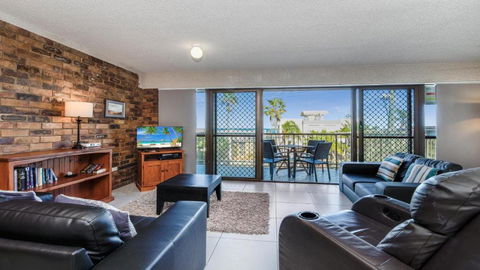 Oceanic Unit 4 Kings Beach QLD - Perth Resorts 2