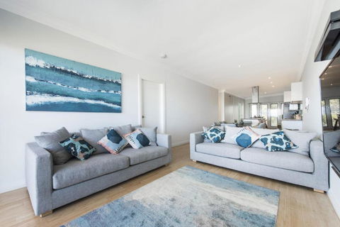 Oceans View - Luxury Apartment With Ocean Views - Accommodation Perth 3