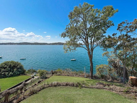 On The Lake At Fishing Point - Accommodation Perth 0