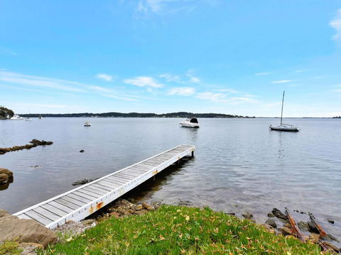 On The Lake At Fishing Point - Accommodation Perth 1