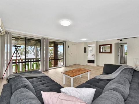 On The Lake At Fishing Point - Accommodation Perth 2