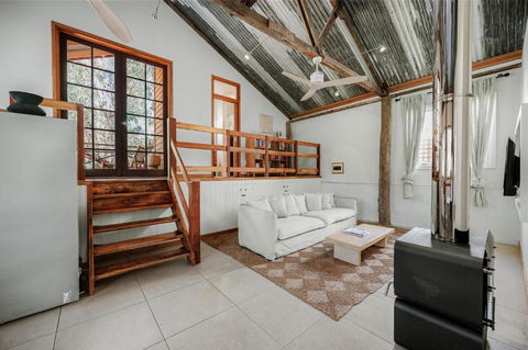 Orchard Cottage - Quiet Farm Escape - Accommodation Perth 2