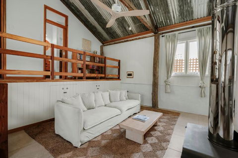 Orchard Cottage - Quiet Farm Escape - Accommodation Perth 3