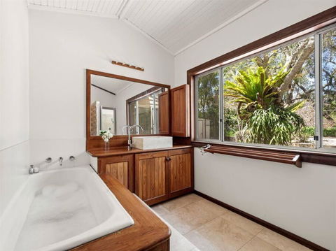 Orchard Homestead Countryside Retreat - Accommodation Perth 3