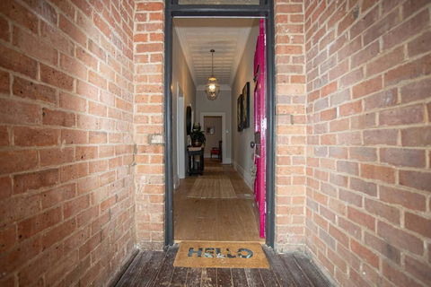 Oxbridge- Period Home In Central Goulburn - Perth Resorts 2