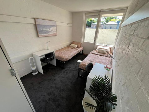 Ozi Village Cardigan - Accommodation Perth 1