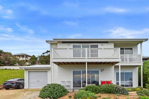 One Merino Panoramic Beach House Modern Sleeps 10 - Perth Resorts 0