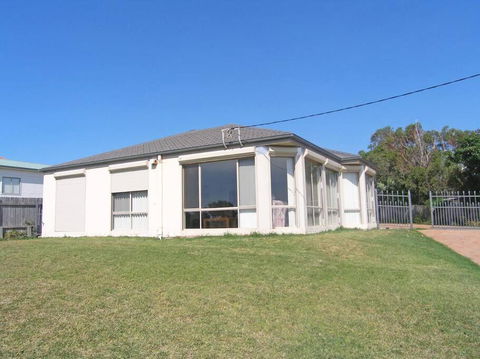 ORSO1O - Water View House - Accommodation Perth 0