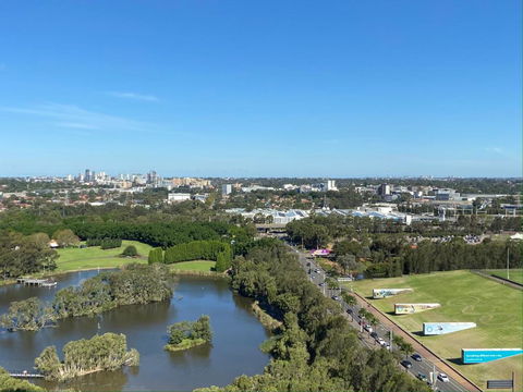 Parkside & City View In Sydney Olympic Park - Accommodation Perth 1