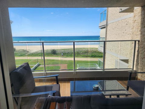 Pacific Surf Absolute Beachfront Apartments - Perth Resorts 1