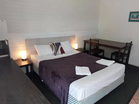 Paradise Motel - Accommodation Perth 2