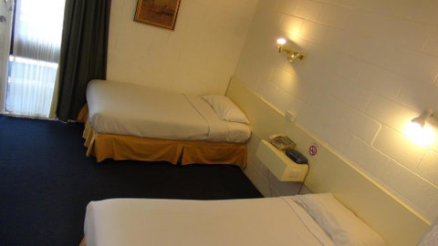 Pathfinder Motel - Accommodation Perth 1