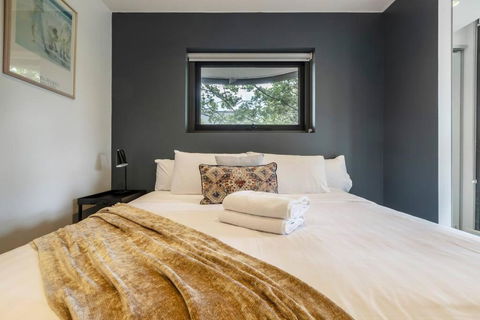 Peaceful 2 Bedroom Unit With Free Parking - Accommodation Perth 2