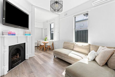 Peaceful 2 Bedroom With Private Backyard And BBQ - Perth Resorts 2
