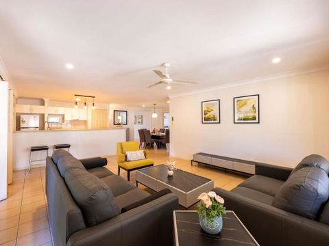 Peaceful 4B2B Sweet Home W Backyard At Springfield - Perth Resorts 1