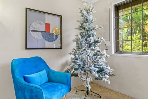 Peaceful 4BR At Sunnybank CBD With 2Parking Yard And Mall - Perth Resorts 3