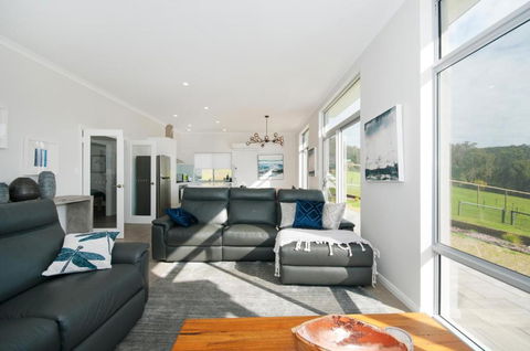 Peaceful Ridge Resort - Perth Resorts 3